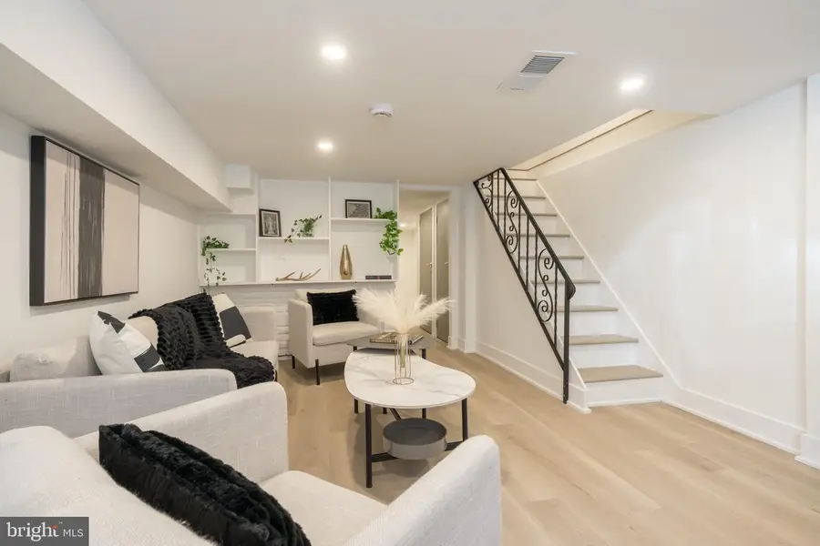 1924 S Lambert St, Philadelphia, PA 19145 - #2