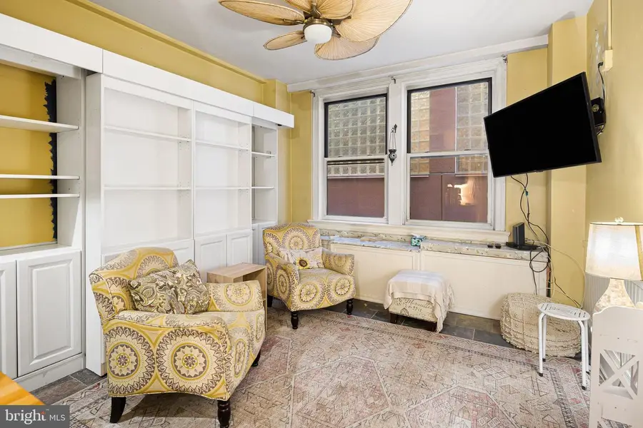 1324 Locust St #622, Philadelphia, PA 19107 - #3