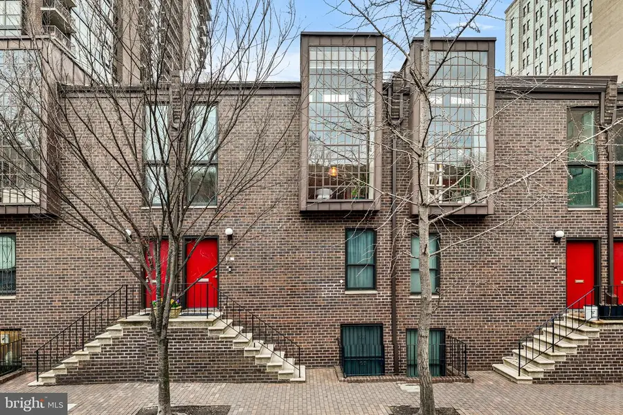 38 Saint James Ct, Philadelphia, PA 19106 - #2