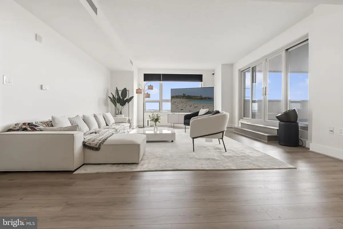 717 S Chris Columbus Blvd #1102, Philadelphia, PA 19147 - #1