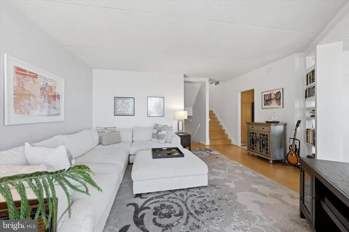 2301-00 Cherry St #4a, Philadelphia, PA 19103 - #1