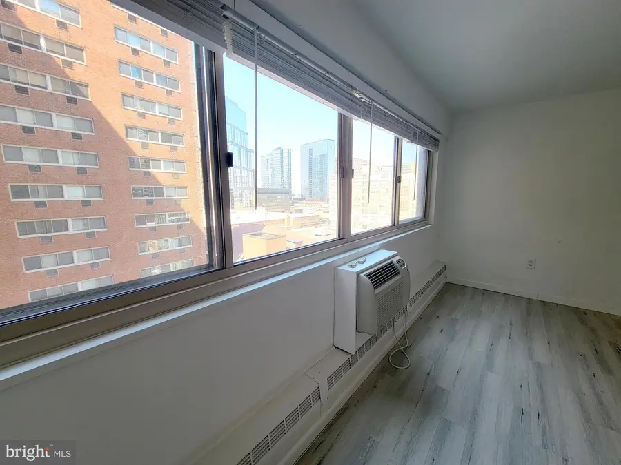 2101-17 Chestnut St #802, Philadelphia, PA 19103 - #3