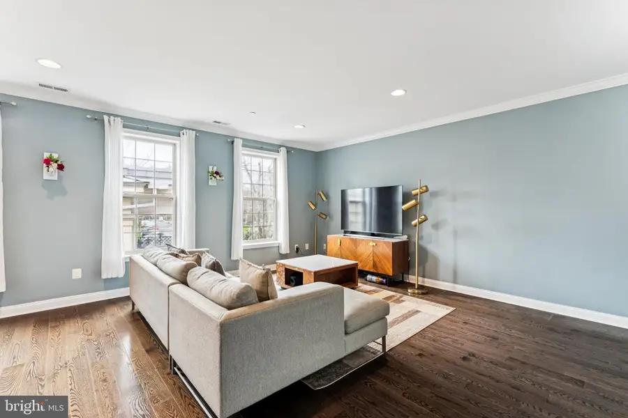 109 Surgeon General Ct, Philadelphia, PA 19146 - #2