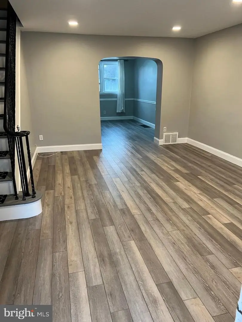472 Kingsley St, Philadelphia, PA 19128 - #2
