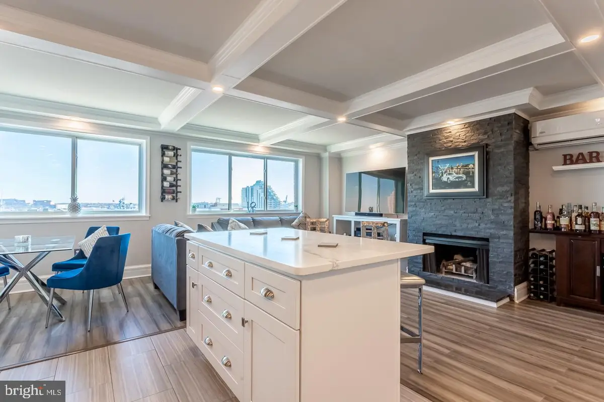 200-10 Lombard St #709, Philadelphia, PA 19147 - #1