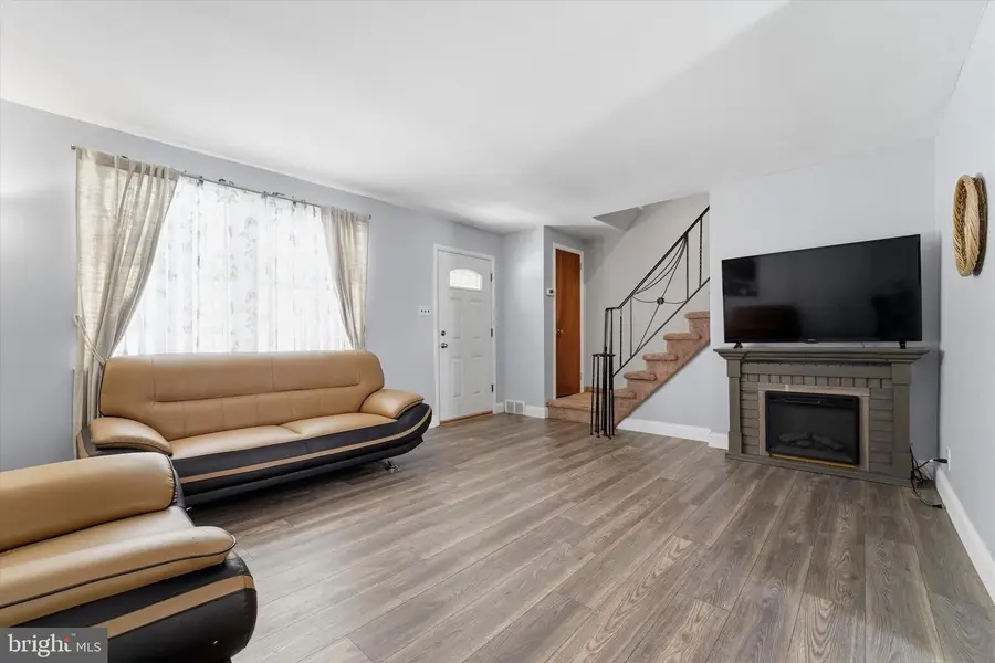 603 Green Ln, Philadelphia, PA 19128 - #3