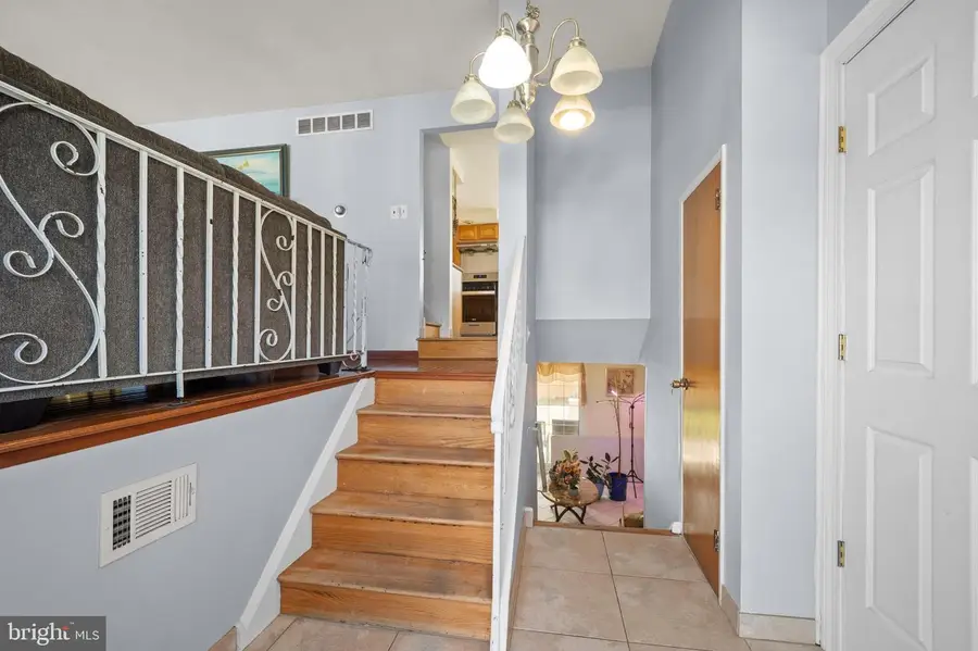 1966 King Arthur Rd, Philadelphia, PA 19116 - #3