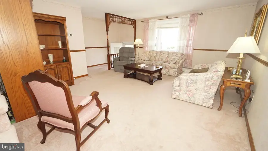 11920 Templeton Dr, Philadelphia, PA 19154 - #2