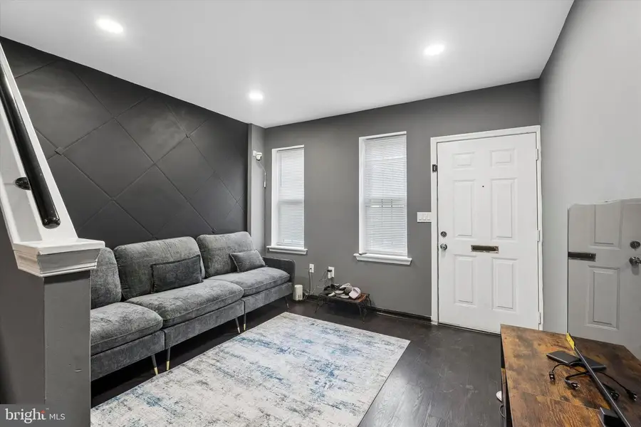 521 Hoffman St, Philadelphia, PA 19148 - #3