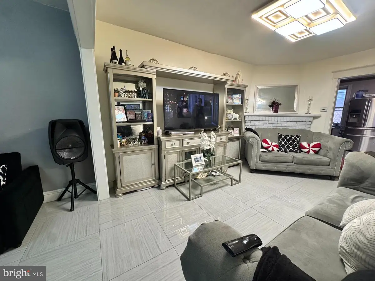 3322 Wellington St, Philadelphia, PA 19149 - #1