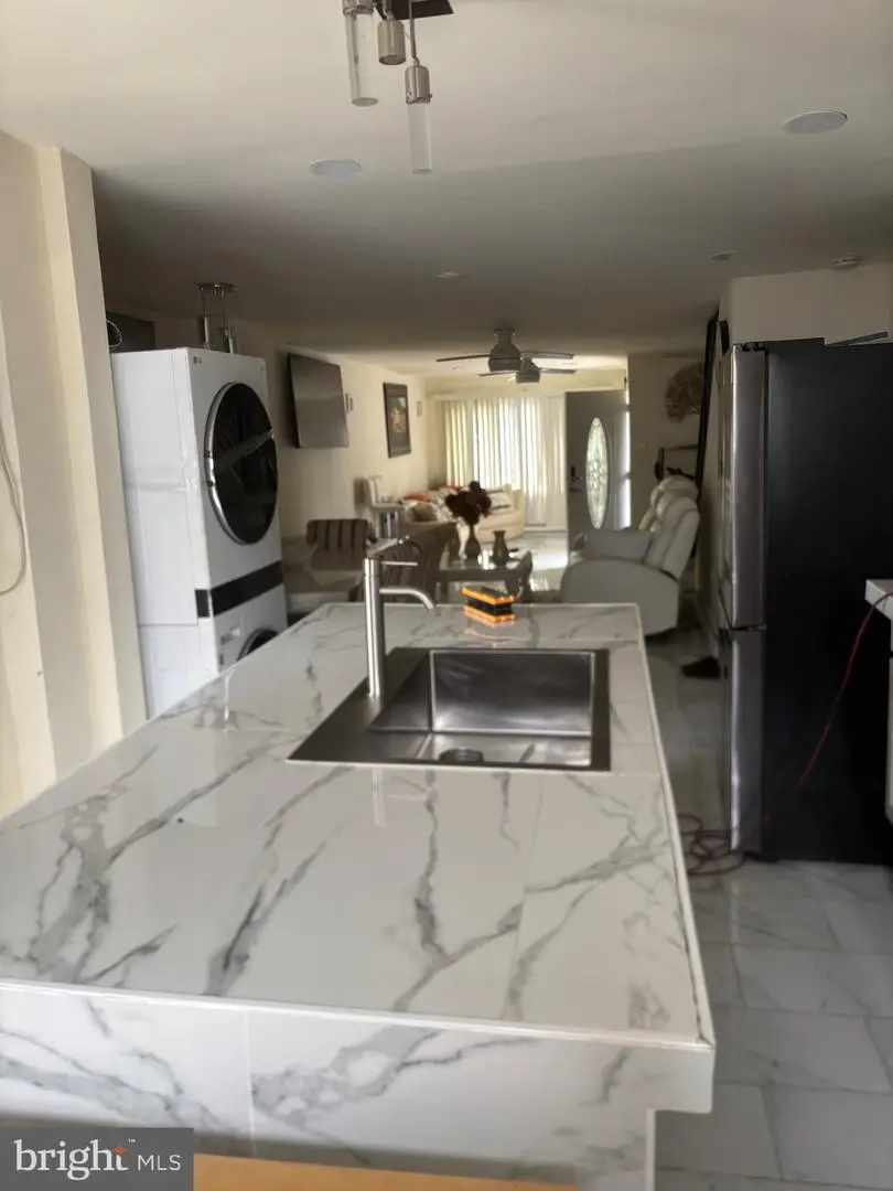 6414 Chelwynde Ave, Philadelphia, PA 19142 - #2