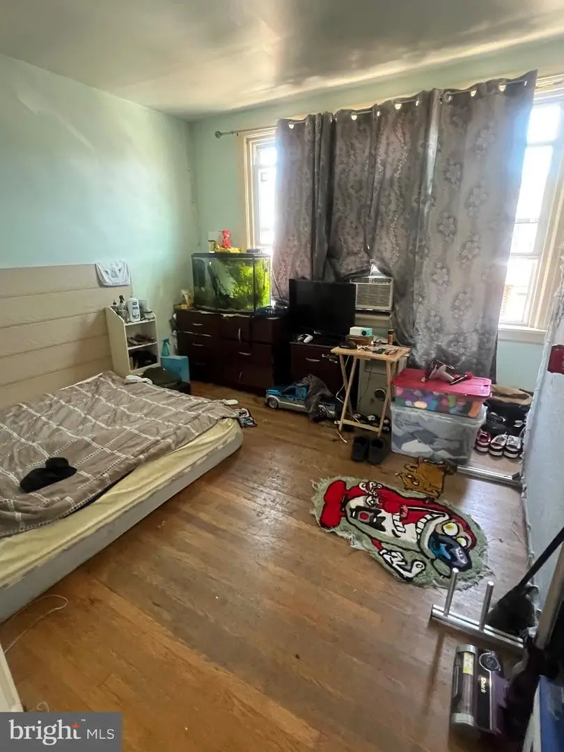 186 W Thelma St, Philadelphia, PA 19140 - #3