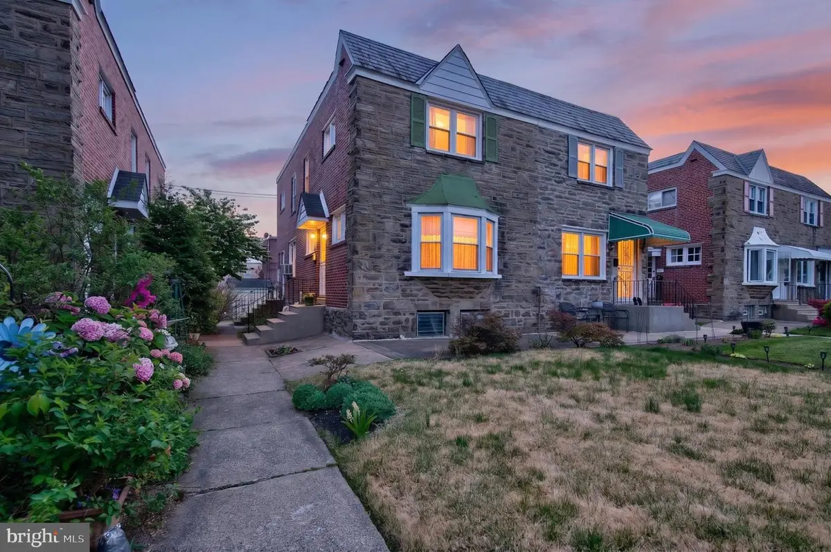 2006 Vista St, Philadelphia, PA 19152 - #1
