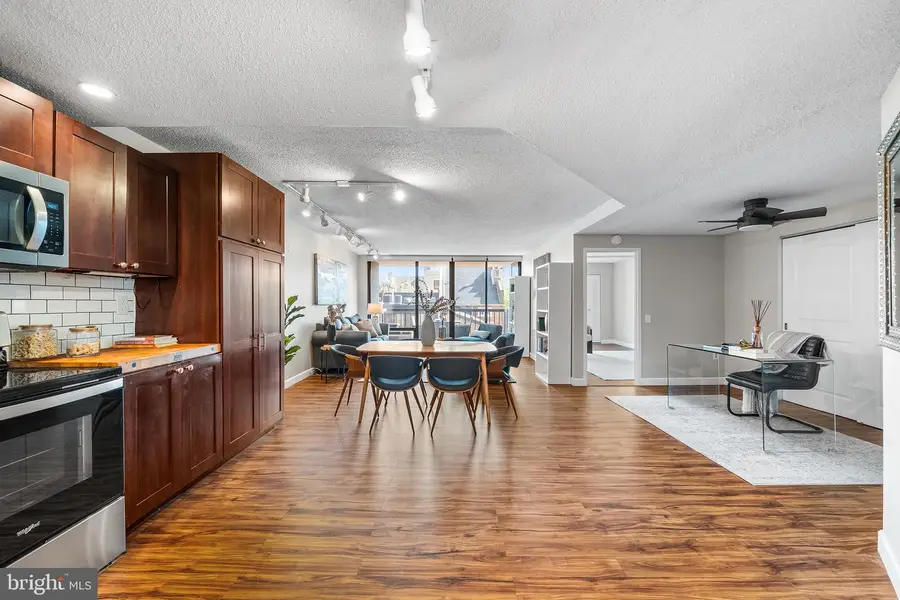 241 S 6th St #408, Philadelphia, PA 19106 - #3