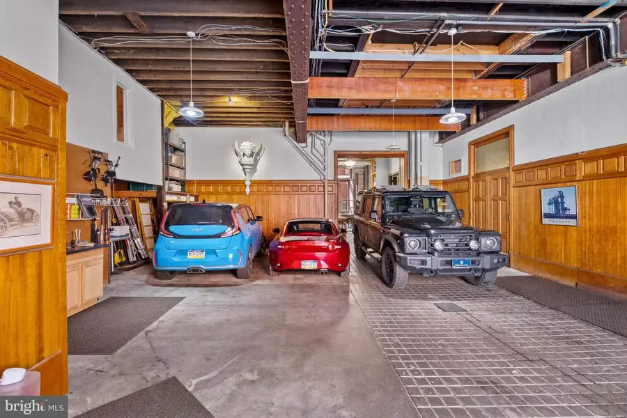 2204 Mount Vernon St, Philadelphia, PA 19130 - #2