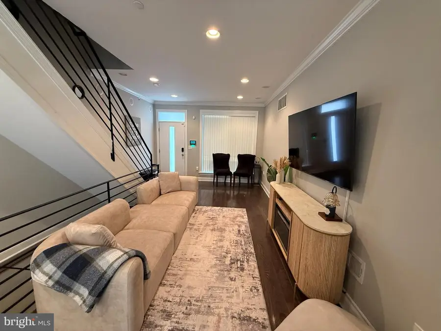 2131 N 10th St, Philadelphia, PA 19122 - #3