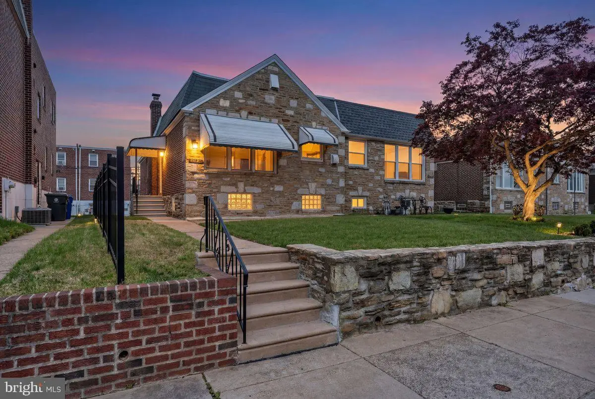 2113 Emerson St, Philadelphia, PA 19152 - #1