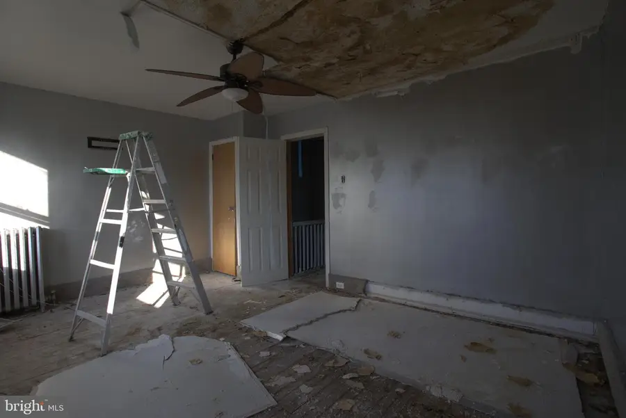 6538 Theodore St, Philadelphia, PA 19142 - #3