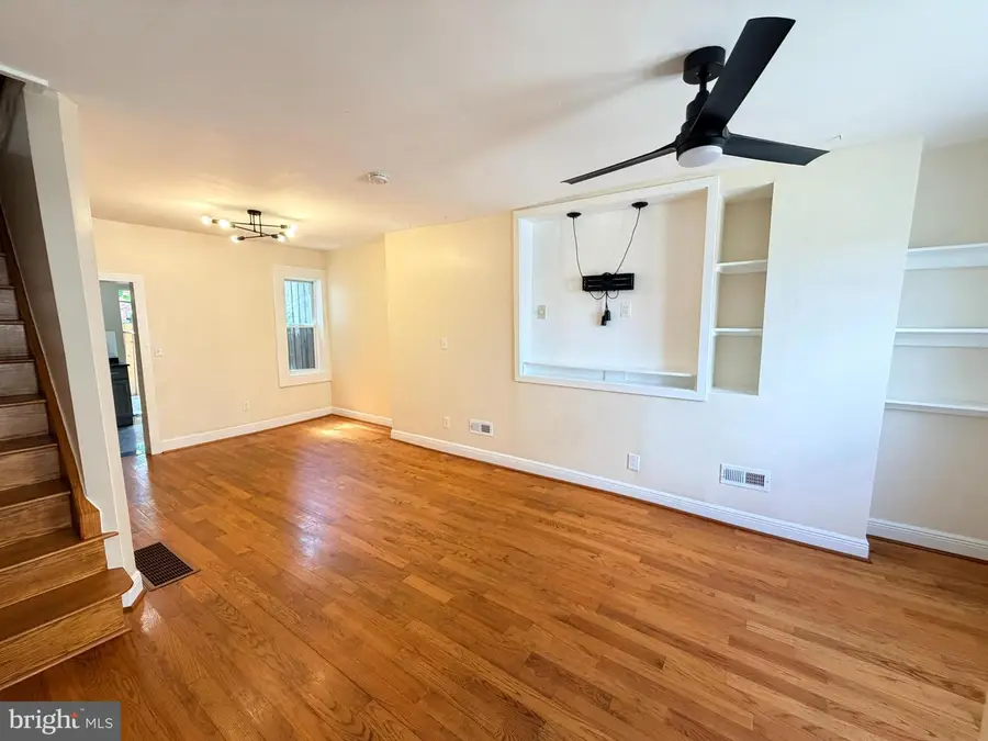 2122 Mcclellan St, Philadelphia, PA 19145 - #2