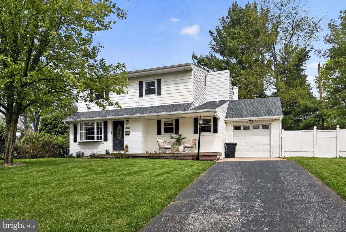 7501 Newland St, Philadelphia, PA 19128 - #1