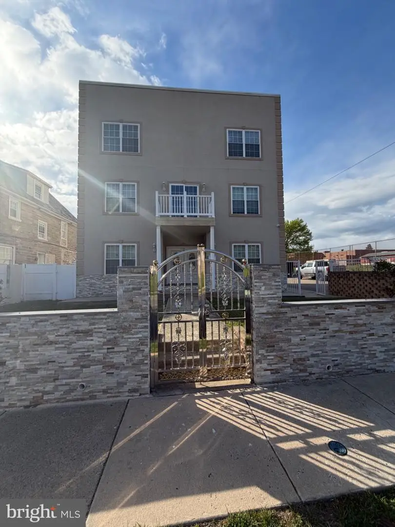 7804-00 Large St, Philadelphia, PA 19152 - #1