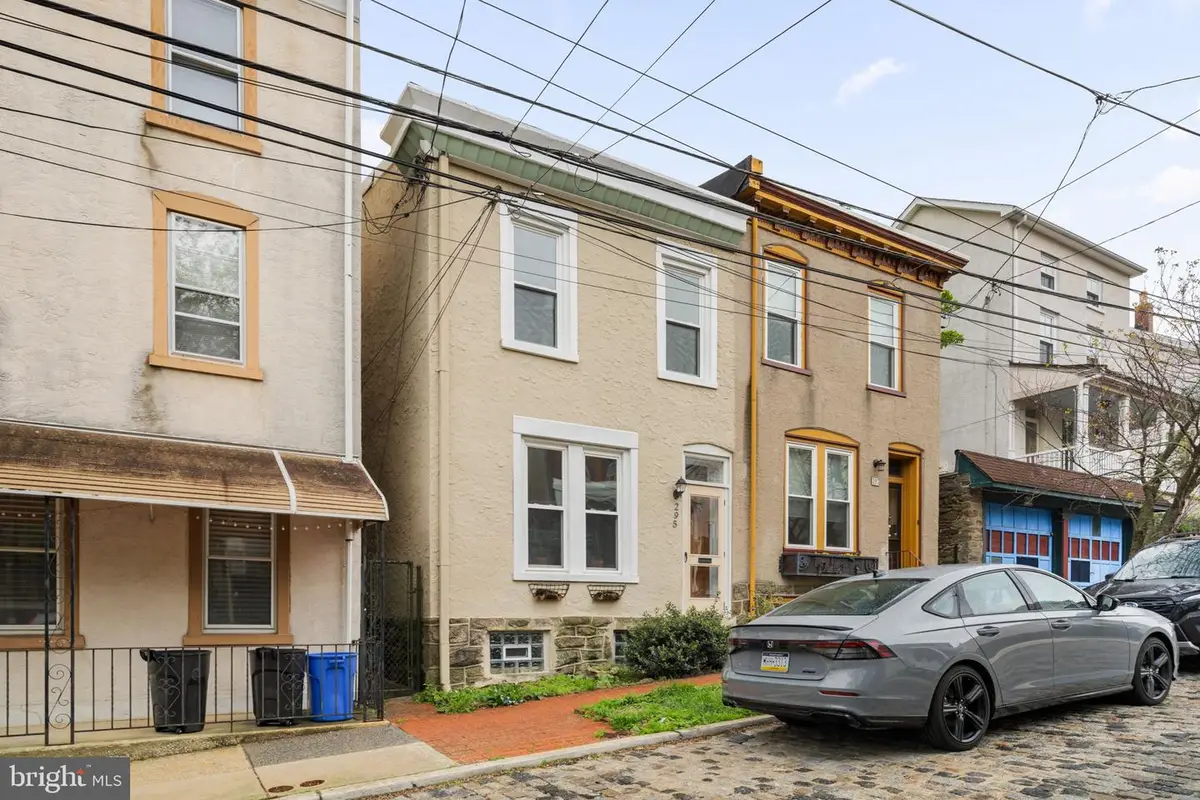 295 Hermitage St, Philadelphia, PA 19127 - #1