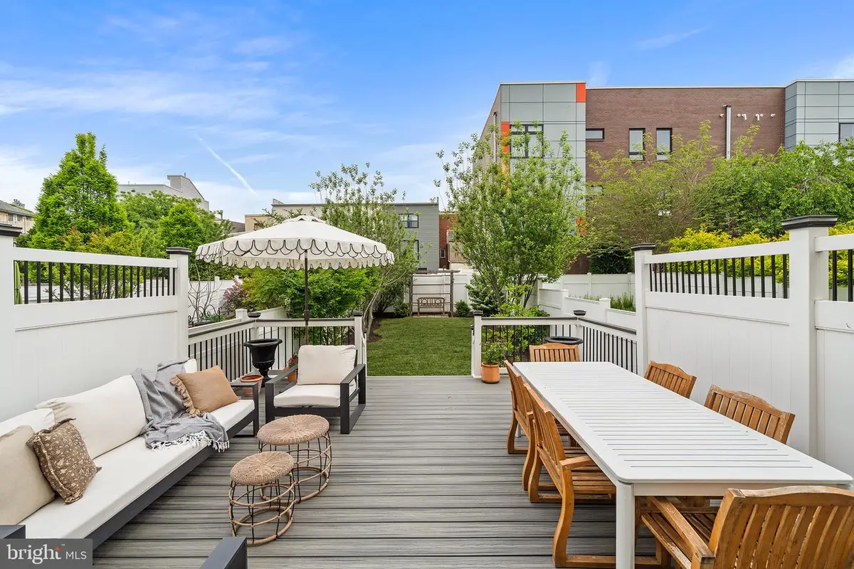 517 Carpenter St, Philadelphia, PA 19147 - #1