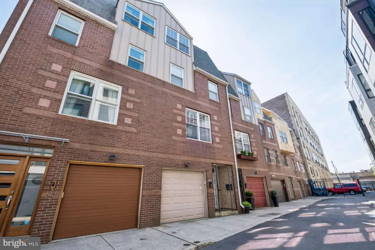 612 Queen St, Philadelphia, PA 19147 - #1