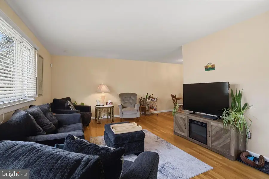 748 Hill Rd, Philadelphia, PA 19128 - #3