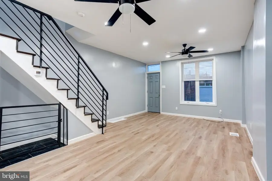 2010 S Chadwick St, Philadelphia, PA 19145 - #2