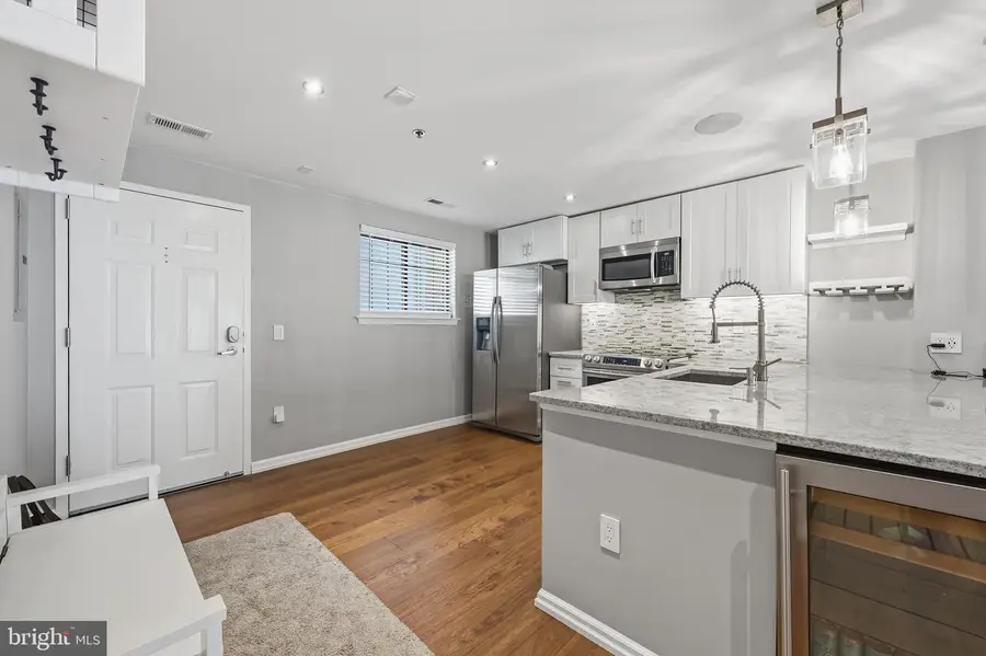 2 Leverington Ave #21, Philadelphia, PA 19127 - #3