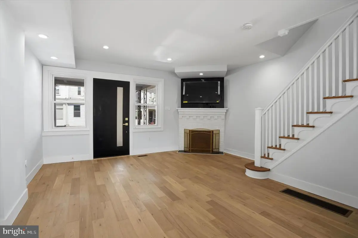 64 E Montana St, Philadelphia, PA 19119 - #1