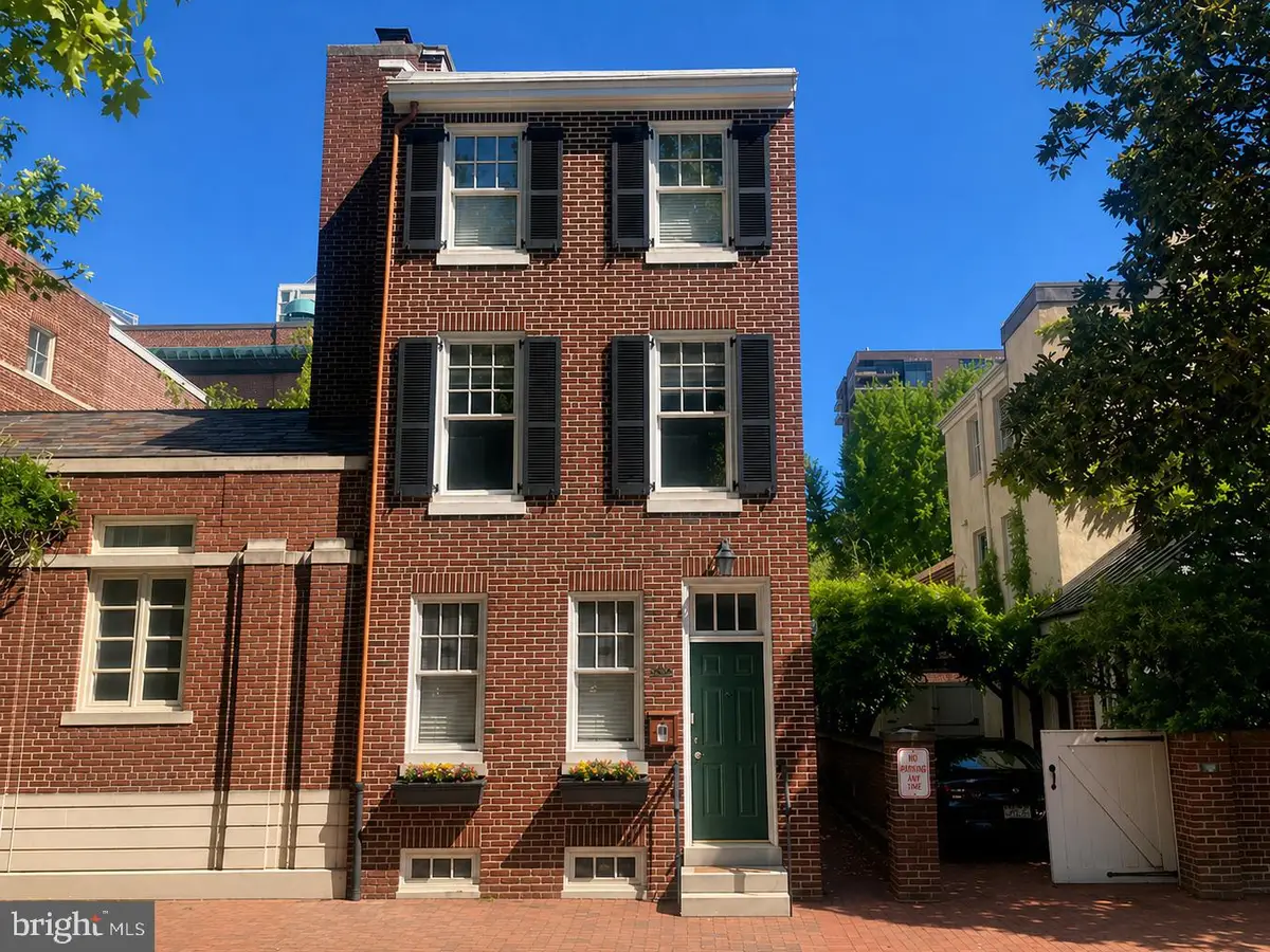 605 Pine St, Philadelphia, PA 19106 - #1