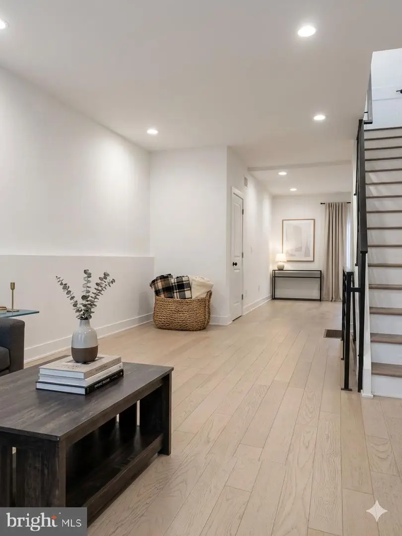 1921 Tasker St, Philadelphia, PA 19145 - #3