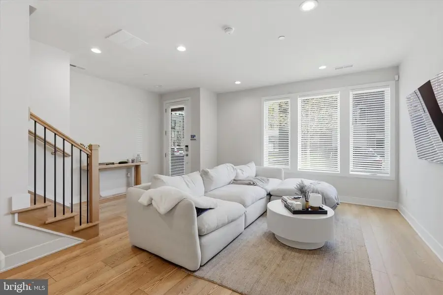 2160 Northbank Pl #166, Philadelphia, PA 19125 - #2