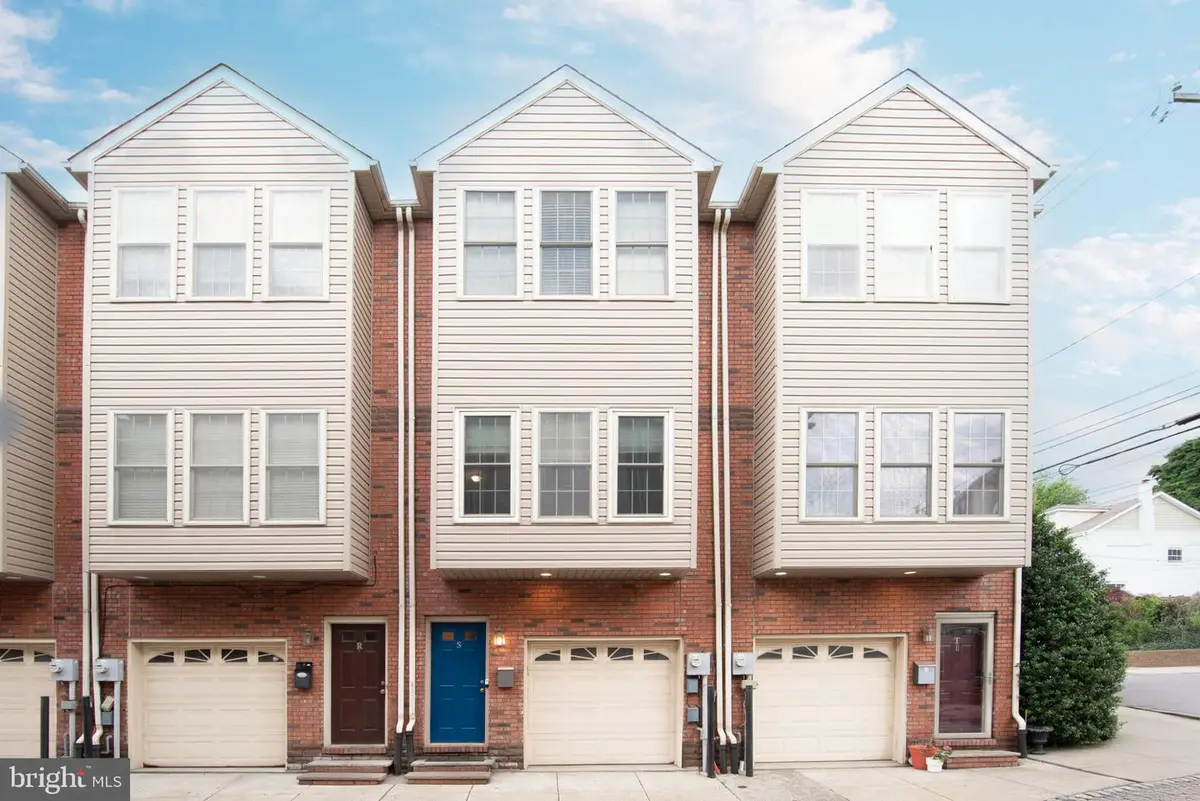 635 Dupont St #s, Philadelphia, PA 19128 - #1