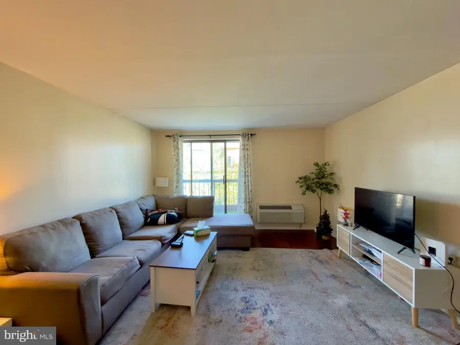 200 Lombard St #534, Philadelphia, PA 19147 - #2