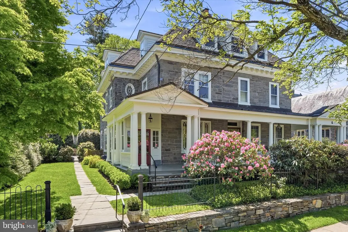 36 E Chestnut Hill Ave, Philadelphia, PA 19118 - #1