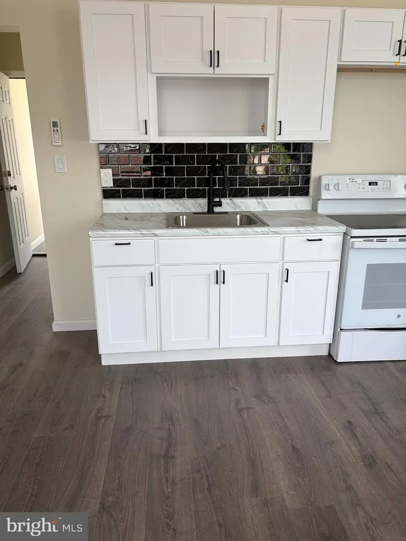 810 W Somerset St, Philadelphia, PA 19133 - #3