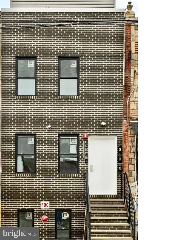 913 N 43rd St, PHILADELPHIA, PA 19104