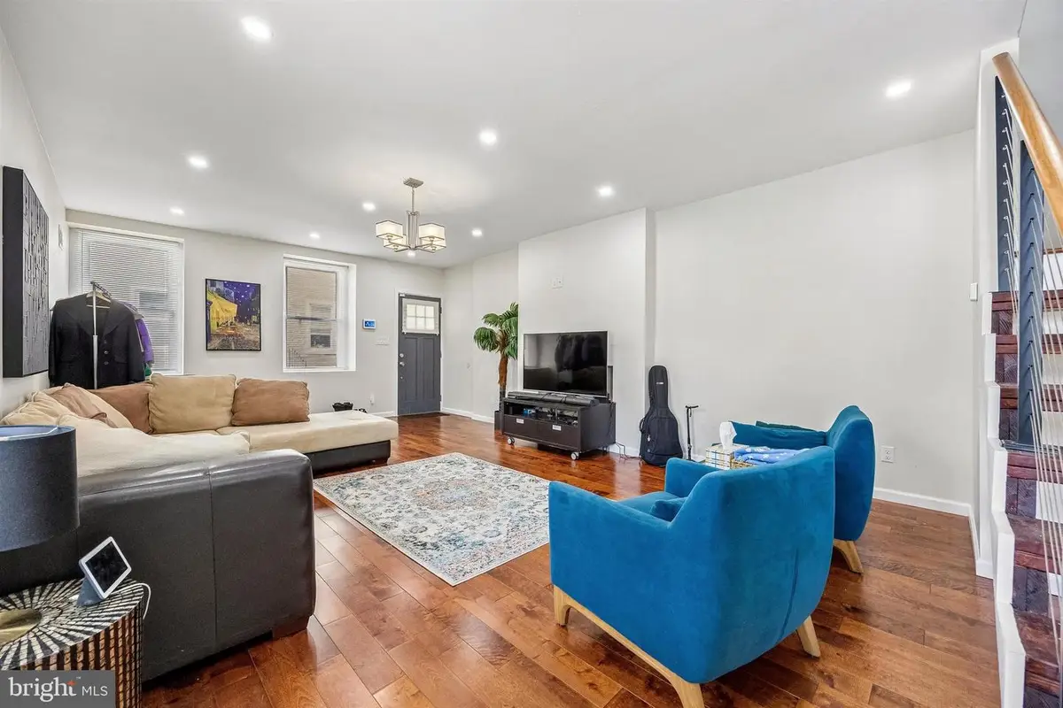 217 Grape St, Philadelphia, PA 19128 - #1
