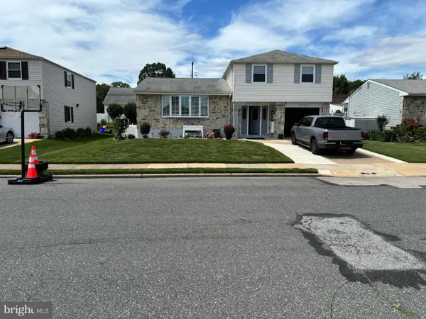 9748 Susan Rd, PHILADELPHIA, PA 19115