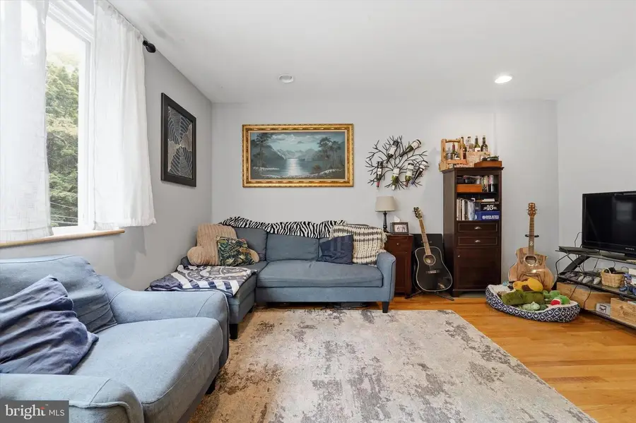 636 Green Ln, Philadelphia, PA 19128 - #3