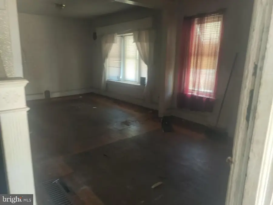 5847 N 12th St, Philadelphia, PA 19141 - #2