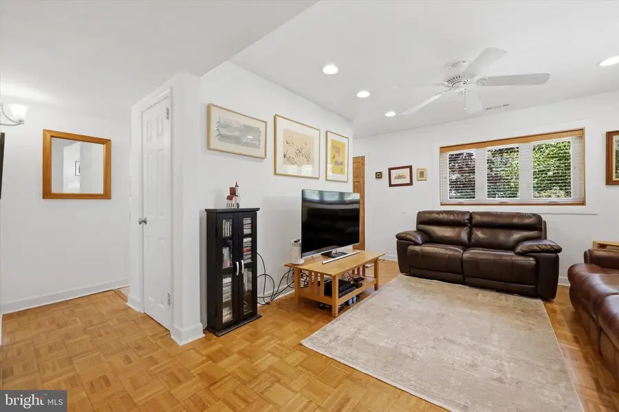 6944 Pawling St, Philadelphia, PA 19128 - #2