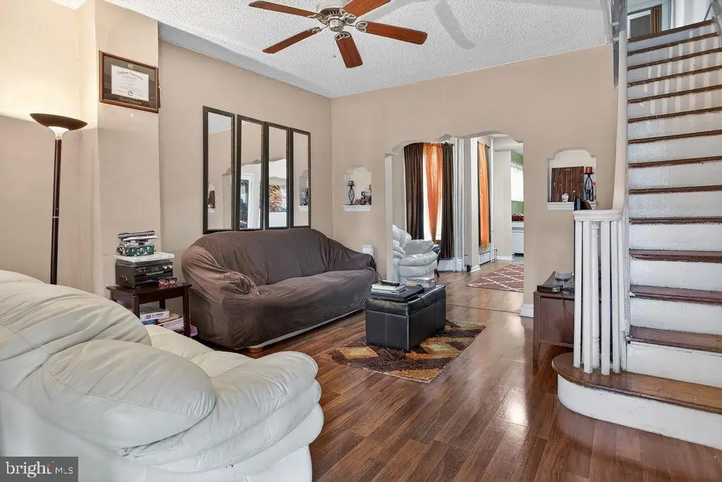 2415 S 61st St, Philadelphia, PA 19142 - #1