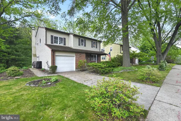 9033 Lykens Ln, PHILADELPHIA, PA 19128
