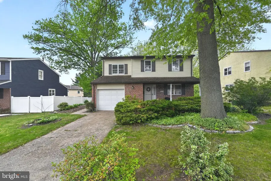 9033 Lykens Ln, Philadelphia, PA 19128 - #2