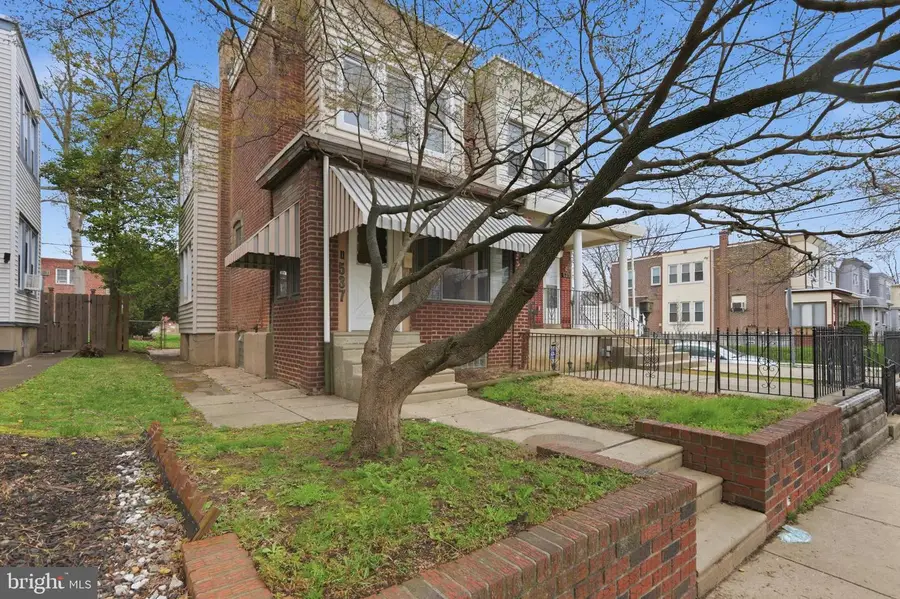 537 Robbins St, Philadelphia, PA 19111 - #2