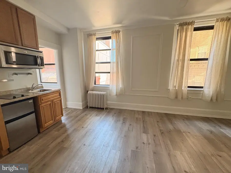 1324 Locust St #426, Philadelphia, PA 19107 - #3